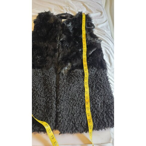 Hinge Vest Designed In Seattle Faux Fur One Size Mob Wife Old Money Maximalist - Picture 7 of 7
